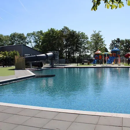 Resort Campi Houseboat Lathum