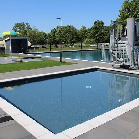 Resort Campi Houseboat Lathum