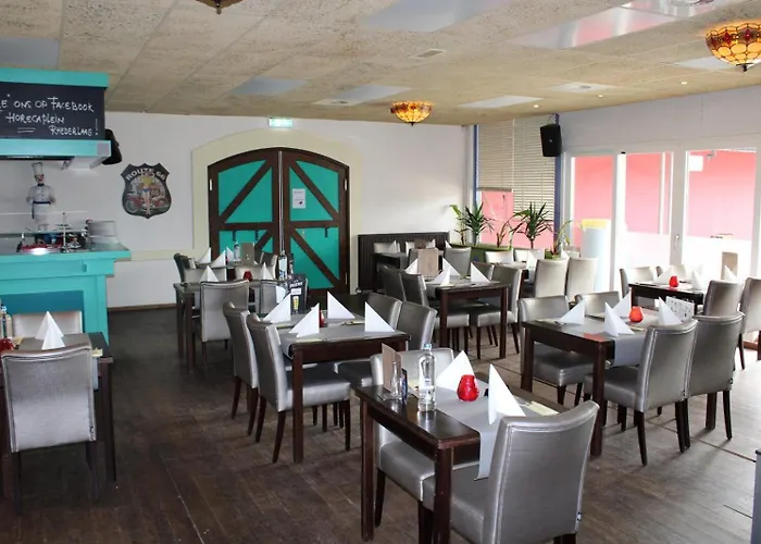 Semesteranläggning (resort) Campi Houseboat *