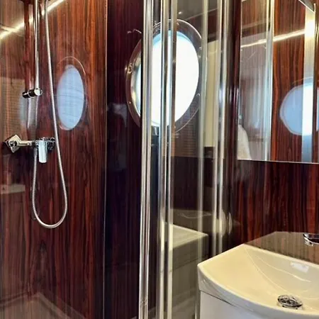 Rezort Campi Houseboat *