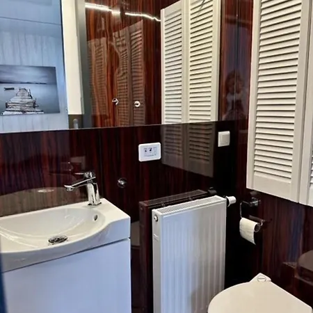 Campi Houseboat Rezort Lathum