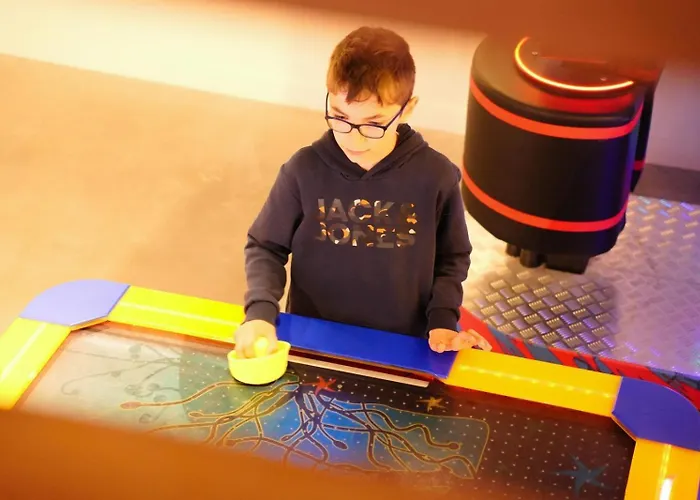 Campi Houseboat Lathum