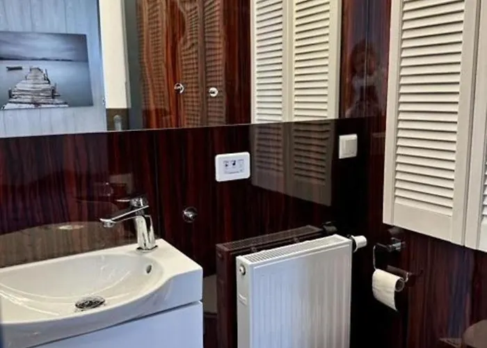 Campi Houseboat Resort Lathum